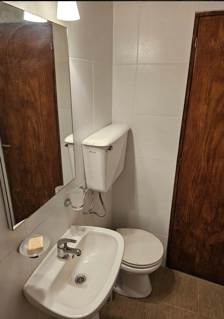 Casa en Castelar con cochera. - Imagen 12