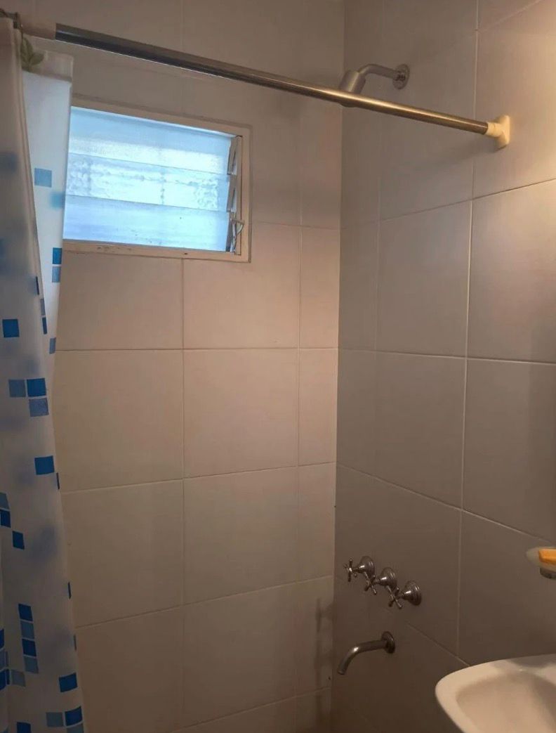 Casa en Castelar con cochera. - Imagen 11
