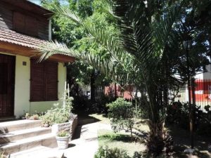 Casa en Castelar con cochera.