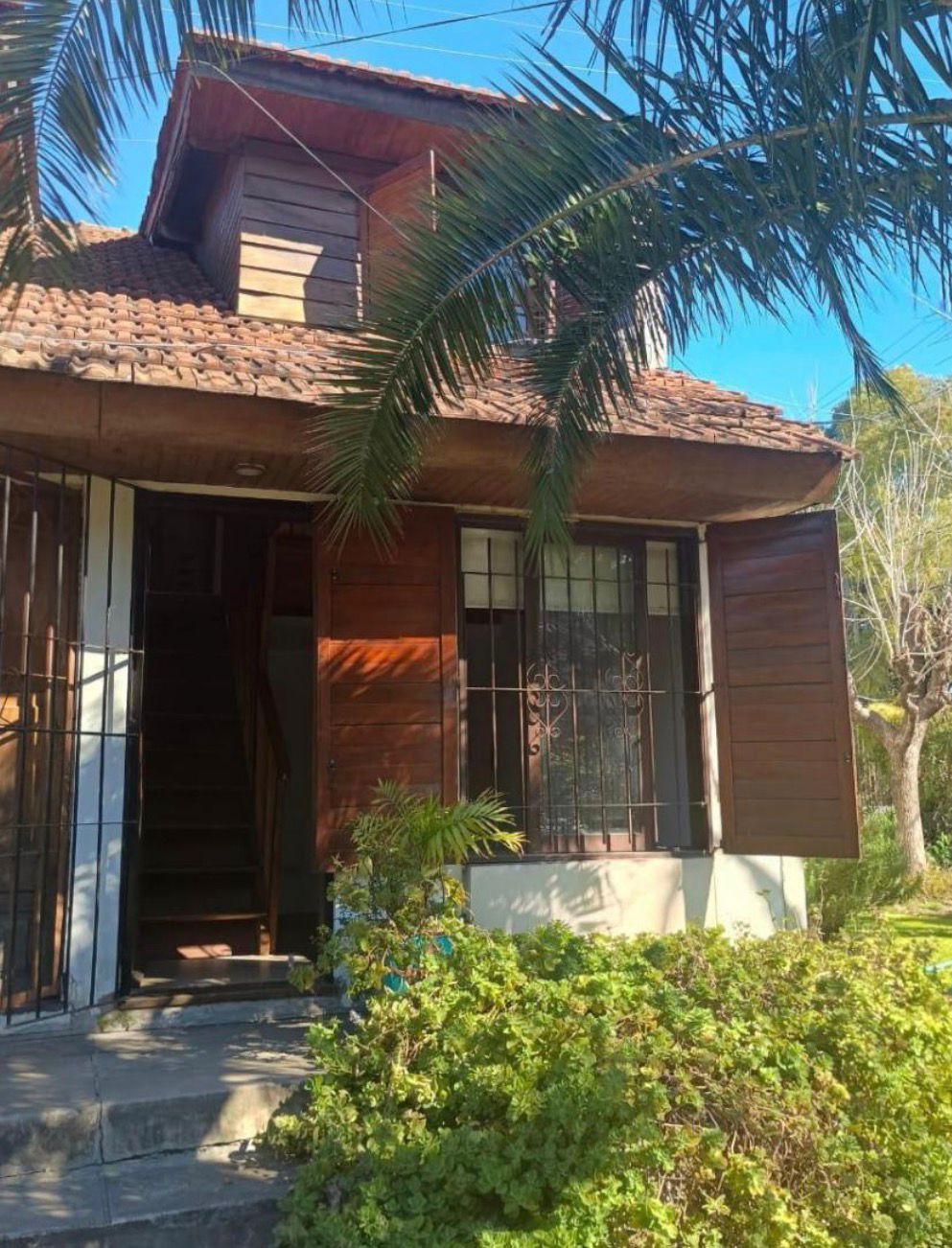 Casa en Castelar con cochera. - Imagen 2