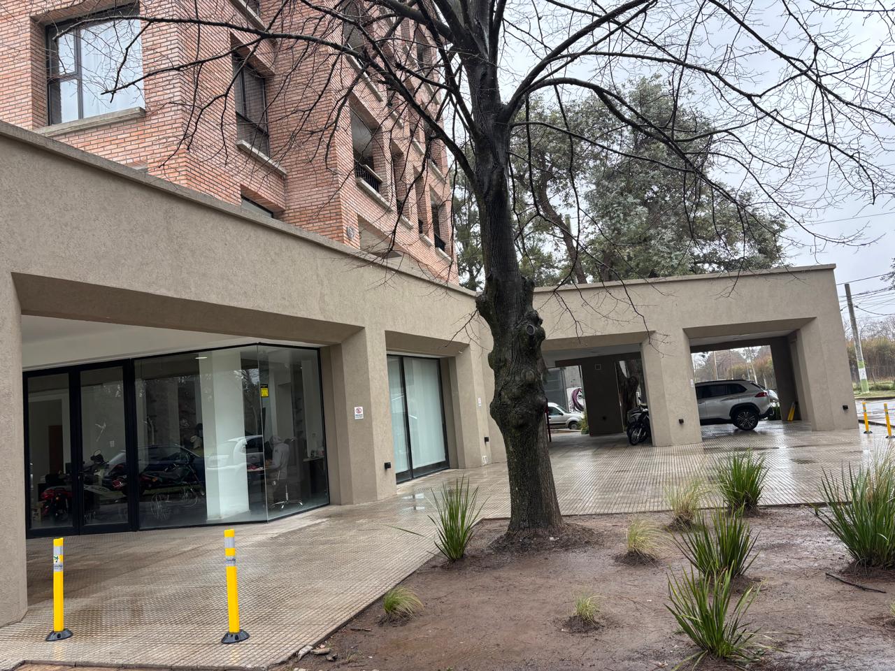 Local comercial, moderno complejo del edificio Tilos, Plaza Nogales, Los Polvorines, Malvinas Argentinas. - Imagen 4